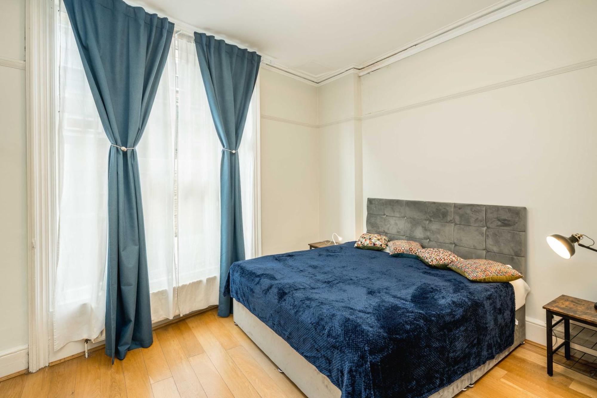 Four Beds By The Station Apartment London Exterior photo